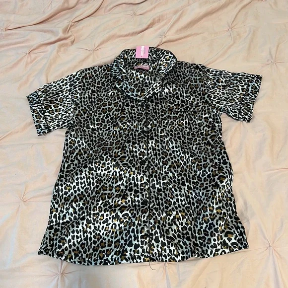 NWT Love To Sleep Pajamas size Large cheetah print - Picture 2 of 4